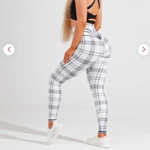 ISO BuffBunny Legacy Leggings - DO NOT BUY